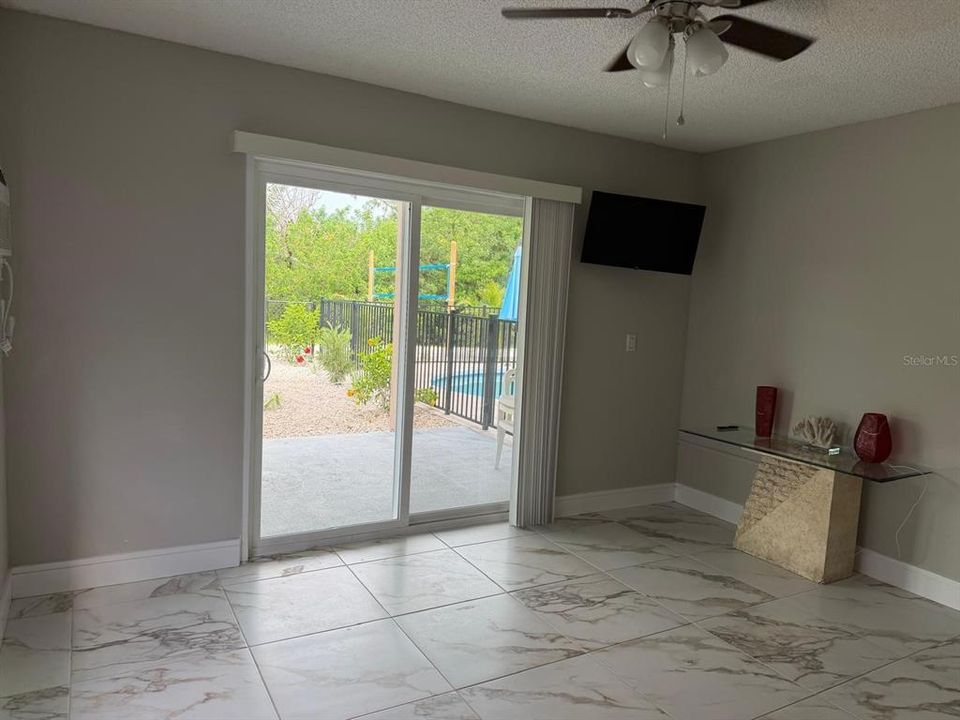 For Sale: $920,000 (5 beds, 3 baths, 4350 Square Feet)