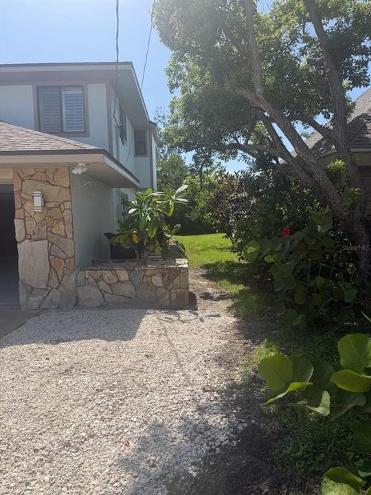 For Sale: $920,000 (5 beds, 3 baths, 4350 Square Feet)