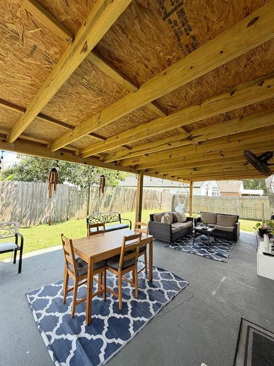 For Sale: $375,000 (3 beds, 2 baths, 1272 Square Feet)