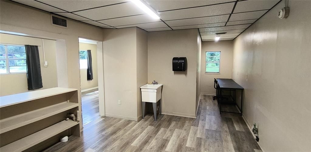 For Sale: $158,500 (0 beds, 0 baths, 1195 Square Feet)