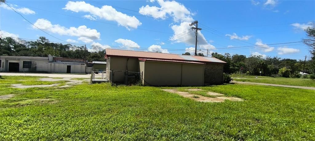 For Sale: $158,500 (0 beds, 0 baths, 1195 Square Feet)