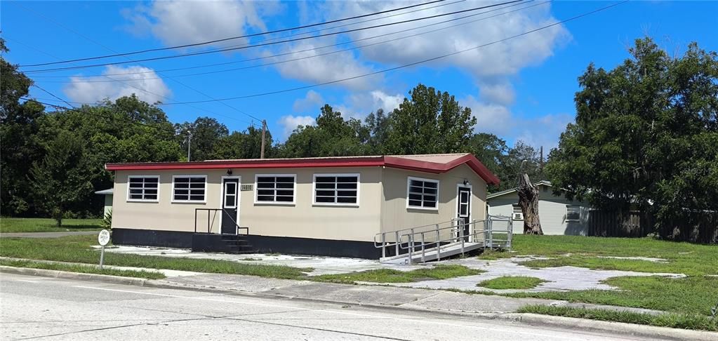 For Sale: $158,500 (0 beds, 0 baths, 1195 Square Feet)