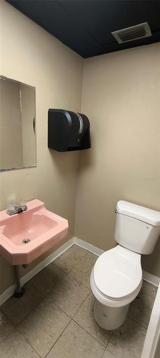 For Sale: $158,500 (0 beds, 0 baths, 1195 Square Feet)