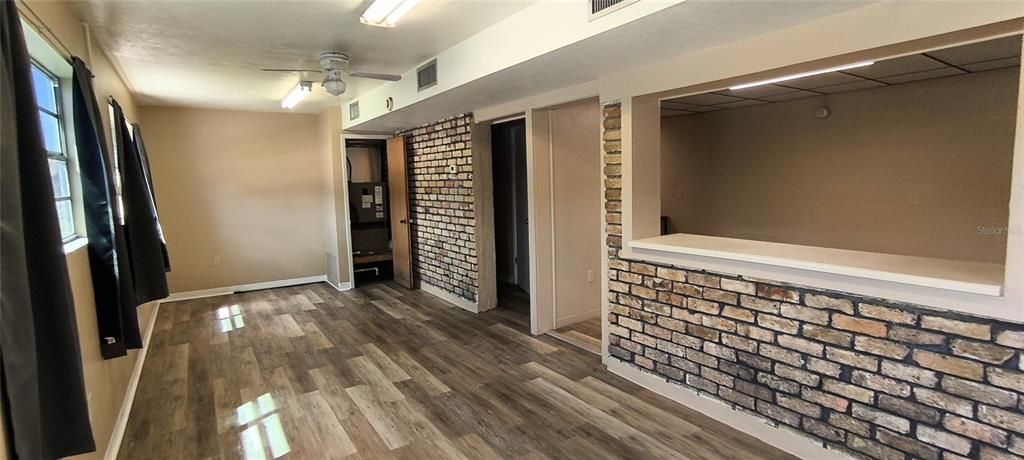 For Sale: $158,500 (0 beds, 0 baths, 1195 Square Feet)