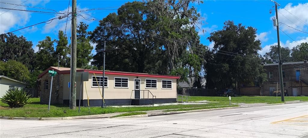 For Sale: $158,500 (0 beds, 0 baths, 1195 Square Feet)