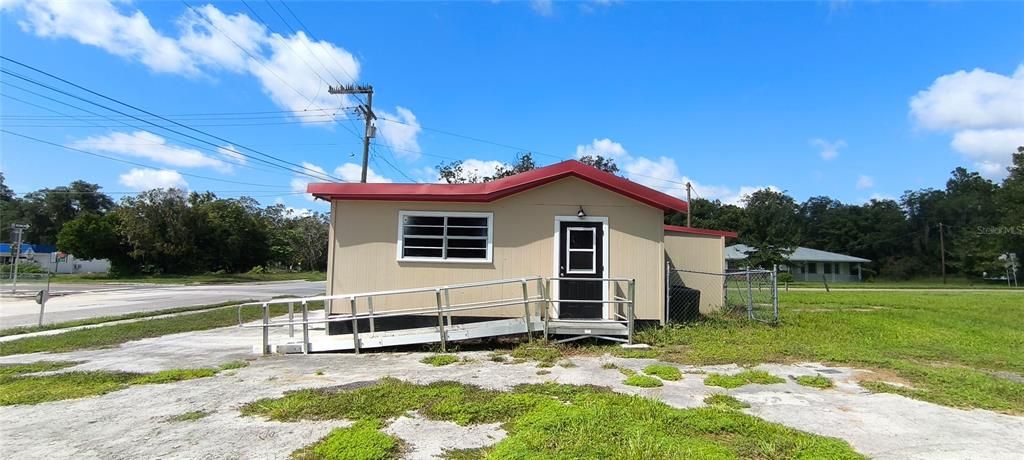 For Sale: $158,500 (0 beds, 0 baths, 1195 Square Feet)
