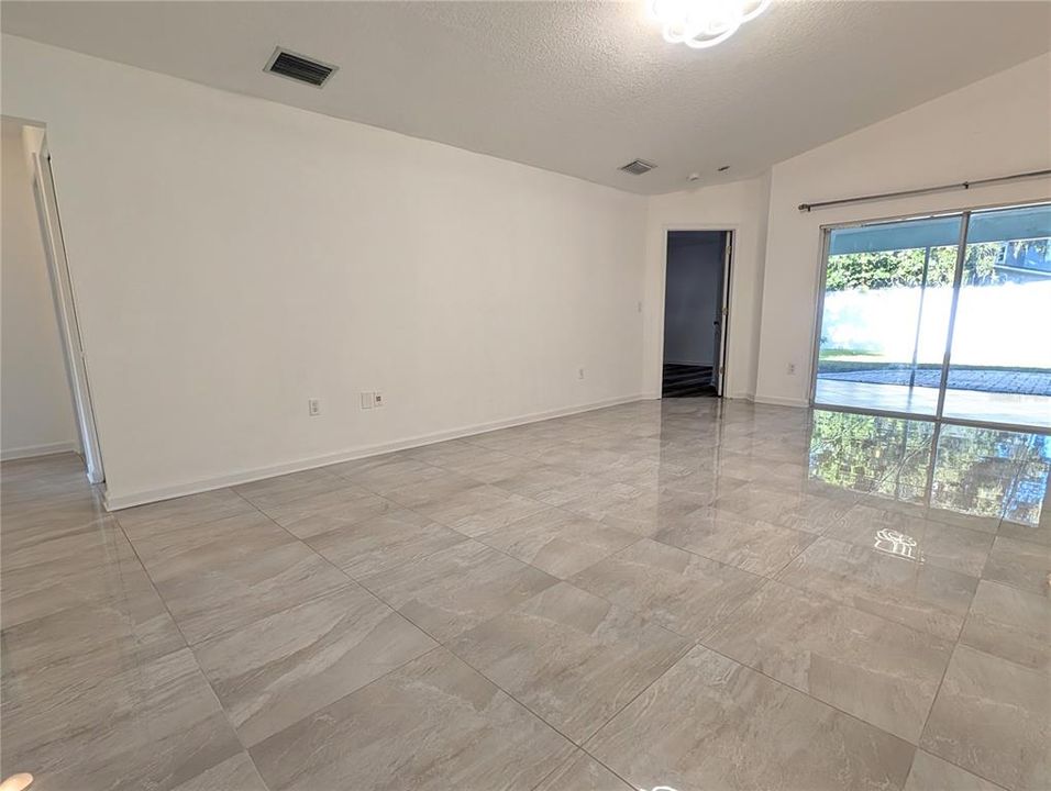 For Sale: $445,000 (3 beds, 2 baths, 1423 Square Feet)