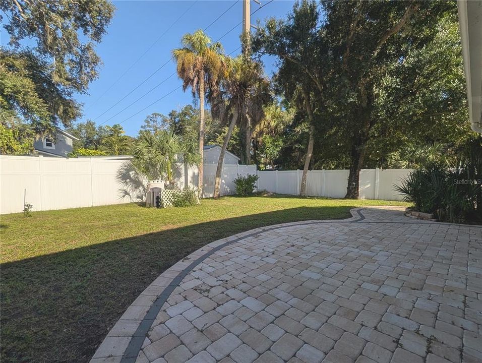 For Sale: $445,000 (3 beds, 2 baths, 1423 Square Feet)