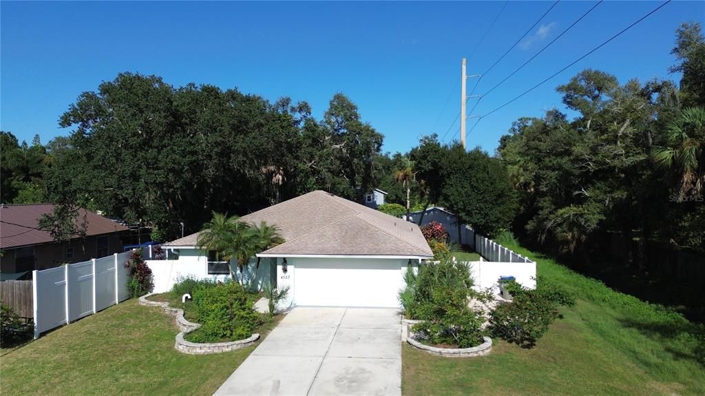 For Sale: $445,000 (3 beds, 2 baths, 1423 Square Feet)