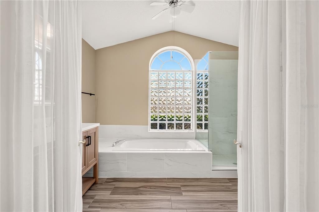 For Sale: $340,000 (3 beds, 2 baths, 1839 Square Feet)
