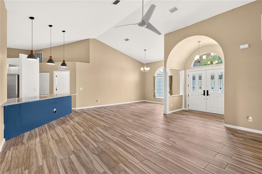 For Sale: $340,000 (3 beds, 2 baths, 1839 Square Feet)