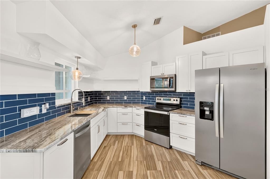 For Sale: $340,000 (3 beds, 2 baths, 1839 Square Feet)