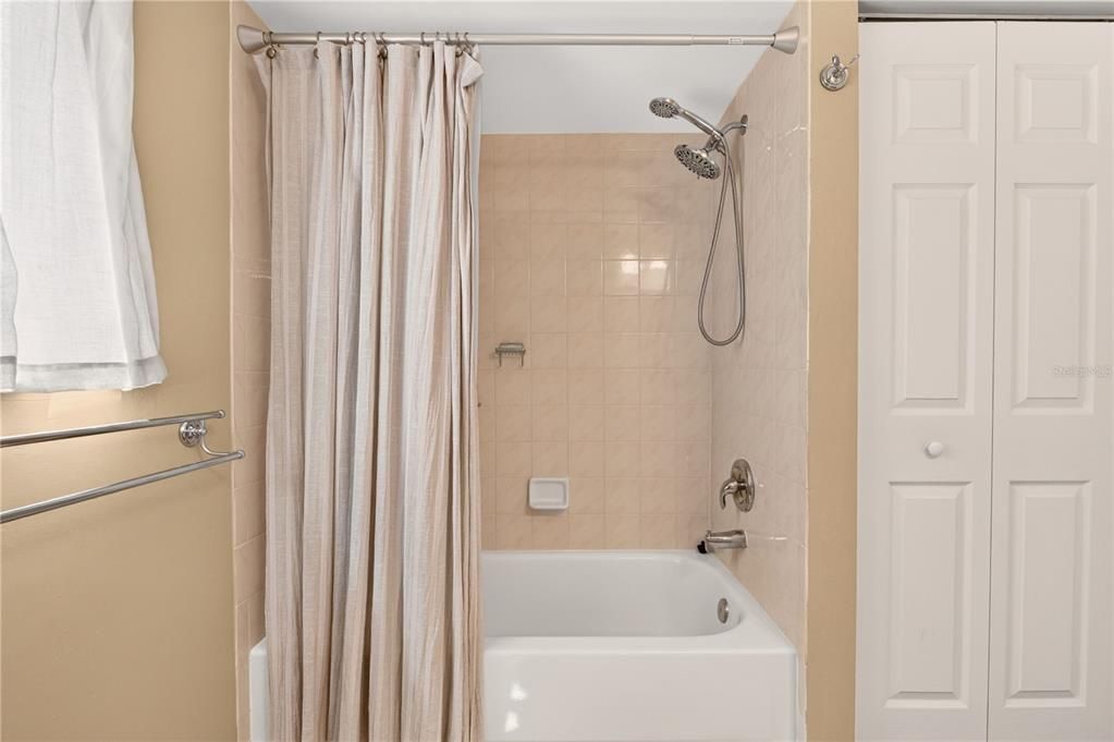For Sale: $340,000 (3 beds, 2 baths, 1839 Square Feet)