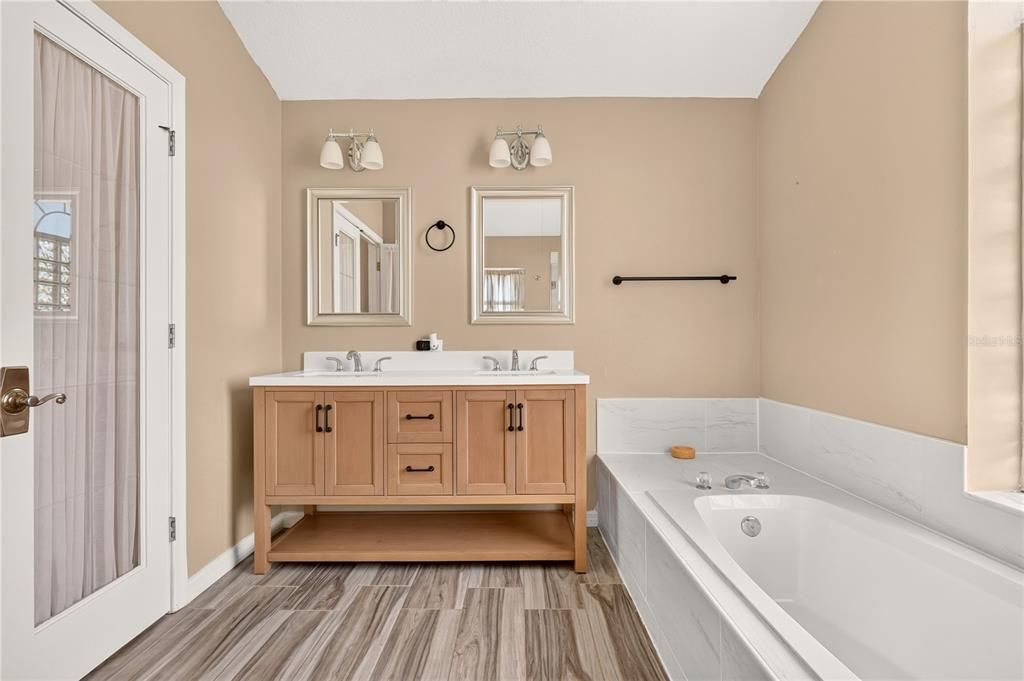 For Sale: $340,000 (3 beds, 2 baths, 1839 Square Feet)