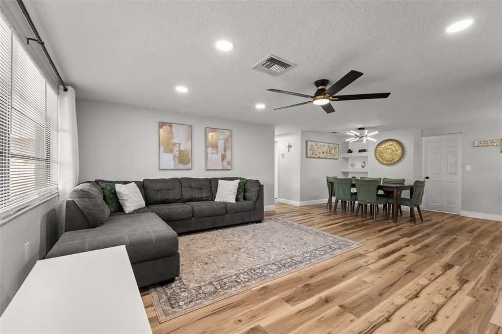 For Rent: $1,895 (3 beds, 2 baths, 1210 Square Feet)