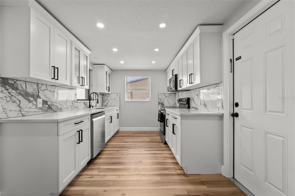 For Rent: $1,895 (3 beds, 2 baths, 1210 Square Feet)