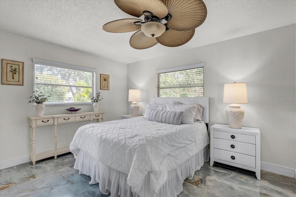 For Sale: $460,000 (2 beds, 2 baths, 1544 Square Feet)
