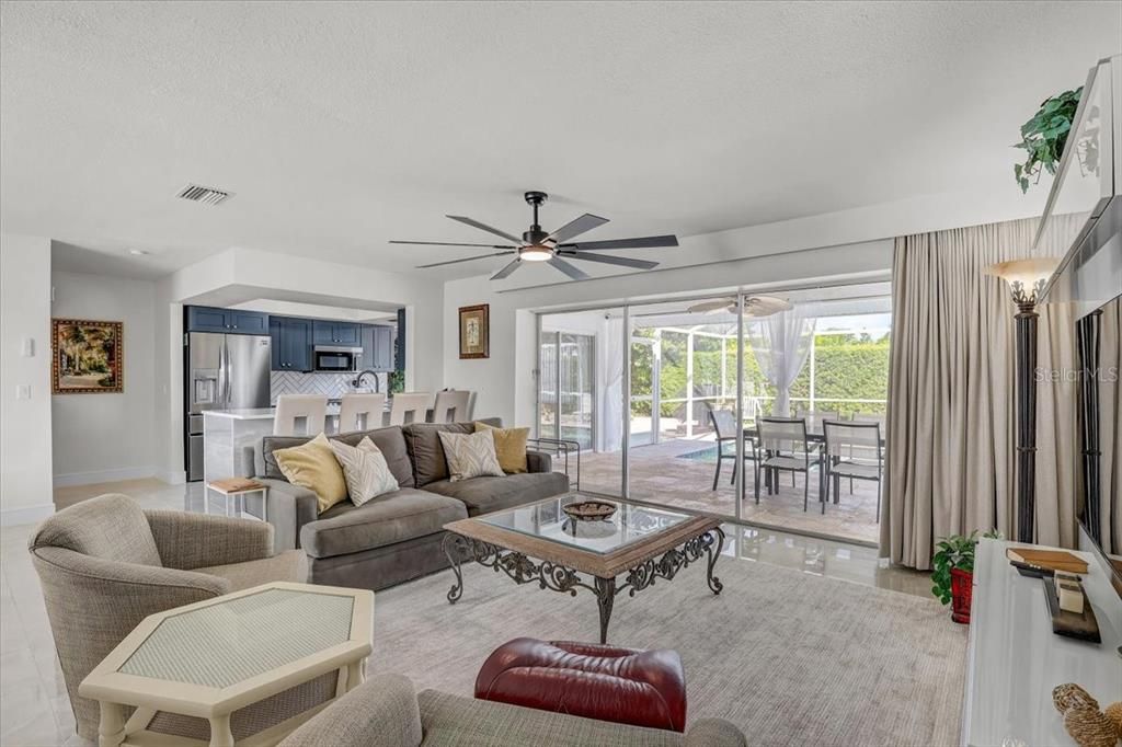 For Sale: $460,000 (2 beds, 2 baths, 1544 Square Feet)