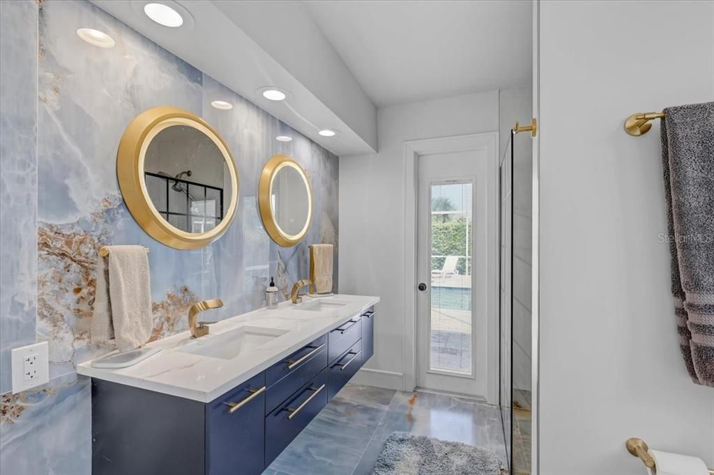 For Sale: $460,000 (2 beds, 2 baths, 1544 Square Feet)