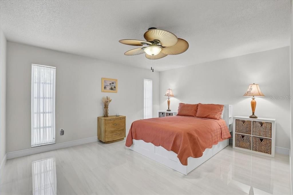 For Sale: $460,000 (2 beds, 2 baths, 1544 Square Feet)