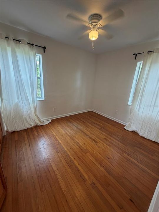 For Rent: $2,550 (4 beds, 2 baths, 1392 Square Feet)