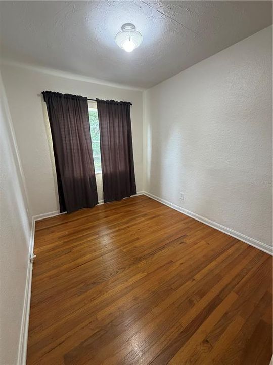 For Rent: $2,550 (4 beds, 2 baths, 1392 Square Feet)