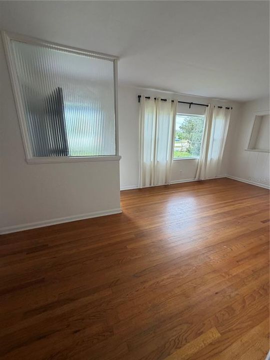 For Rent: $2,550 (4 beds, 2 baths, 1392 Square Feet)