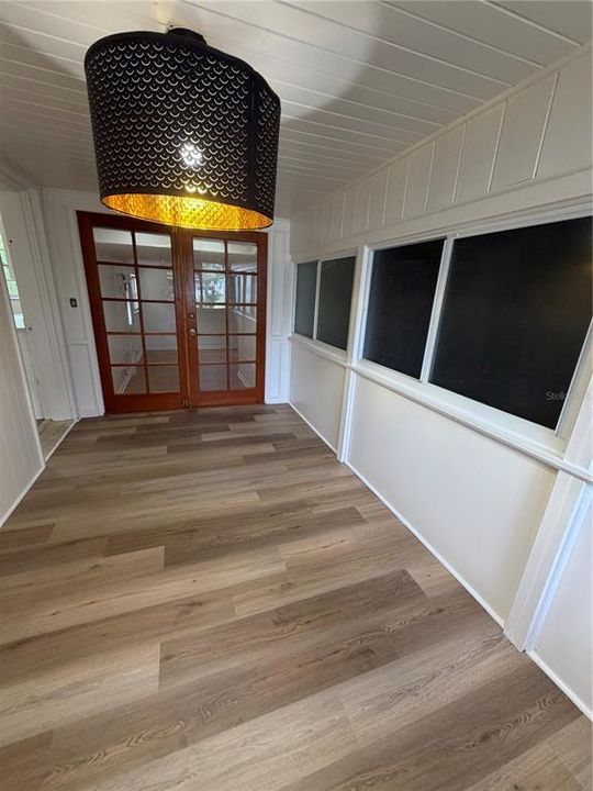 For Rent: $2,550 (4 beds, 2 baths, 1392 Square Feet)