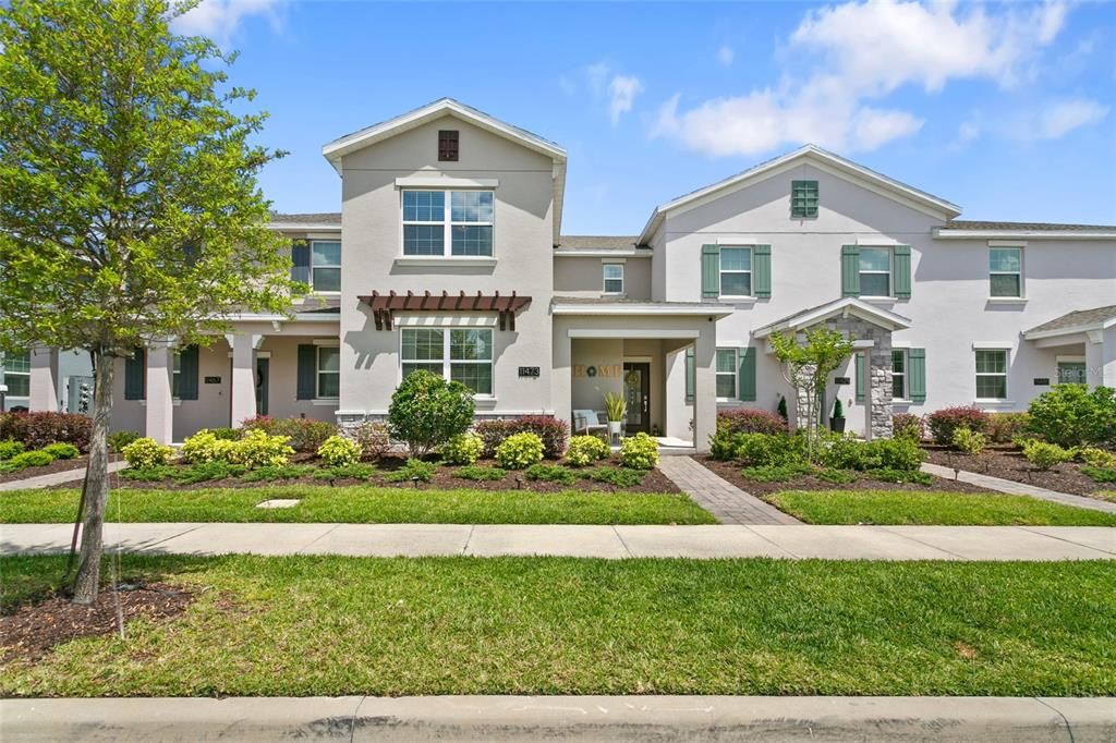 For Sale: $429,900 (4 beds, 2 baths, 1992 Square Feet)