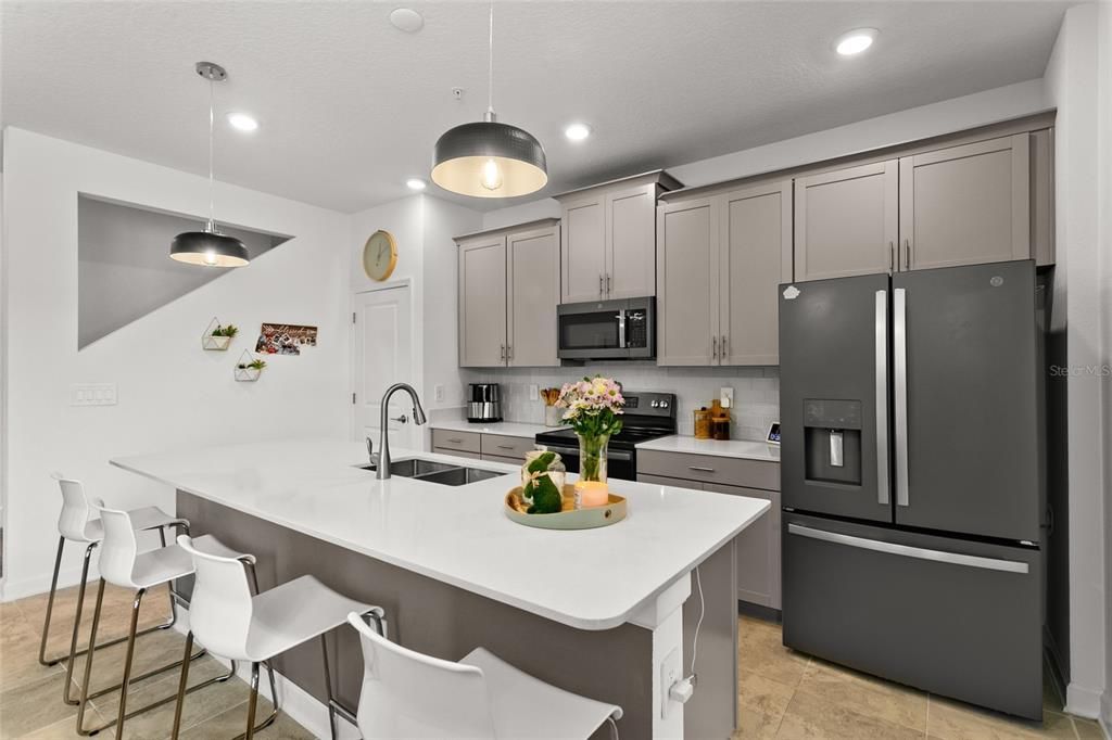 For Sale: $429,900 (4 beds, 2 baths, 1992 Square Feet)