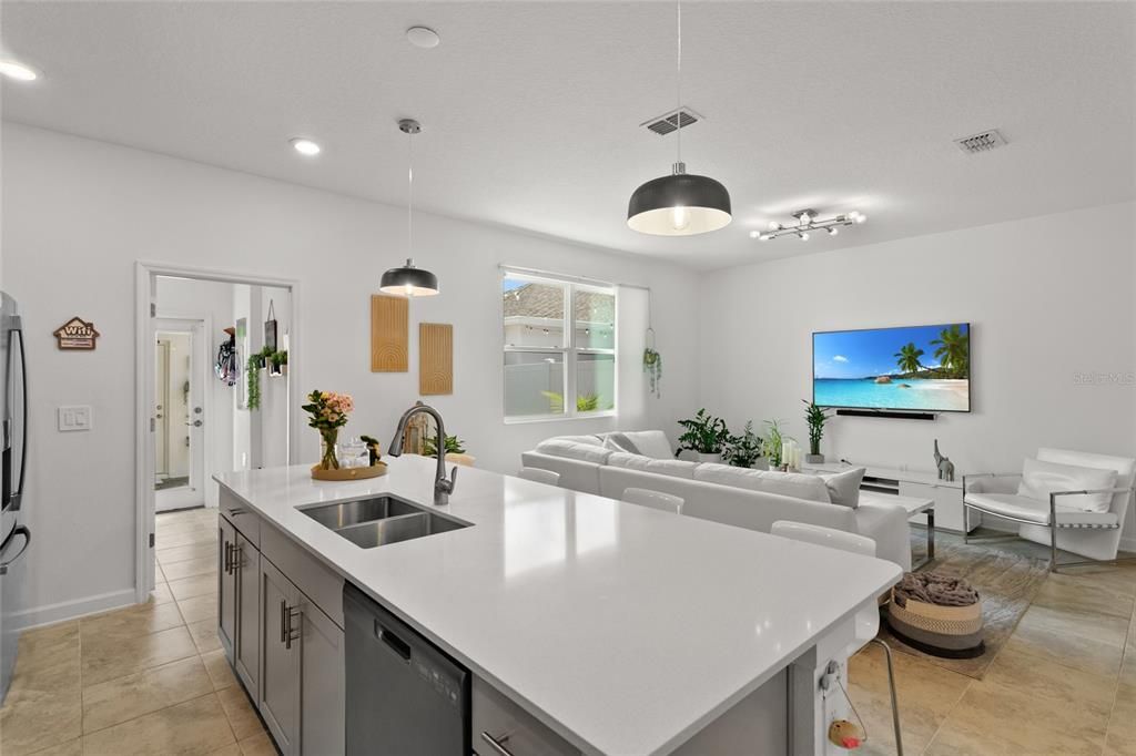 For Sale: $429,900 (4 beds, 2 baths, 1992 Square Feet)