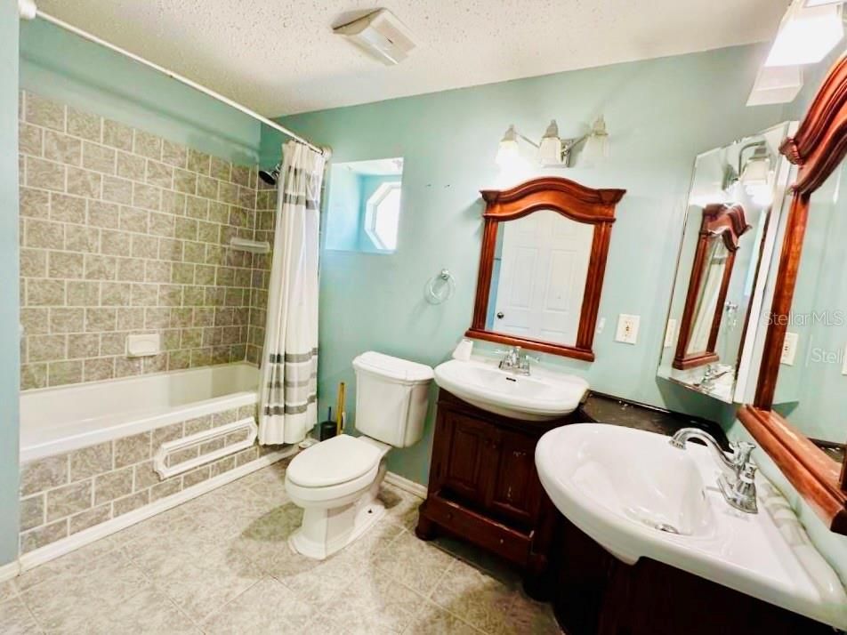 На продажу: $339,000 (3 спален, 2 ванн, 1482 Квадратных фут)