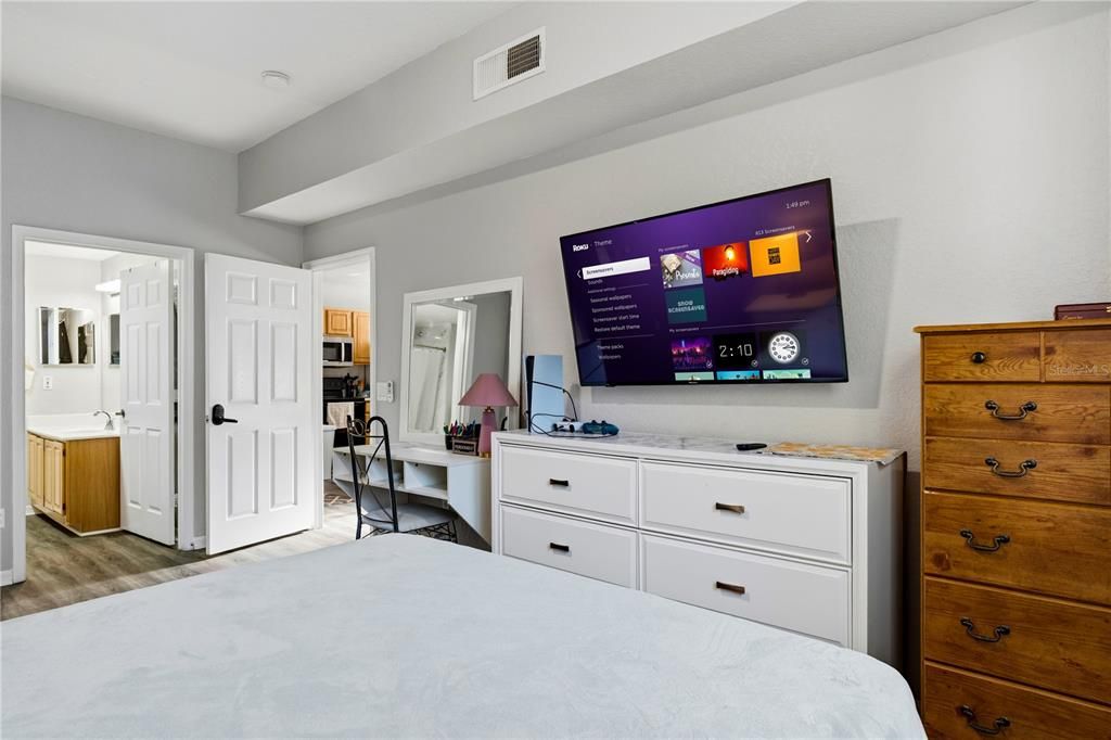 For Sale: $235,000 (4 beds, 3 baths, 1470 Square Feet)