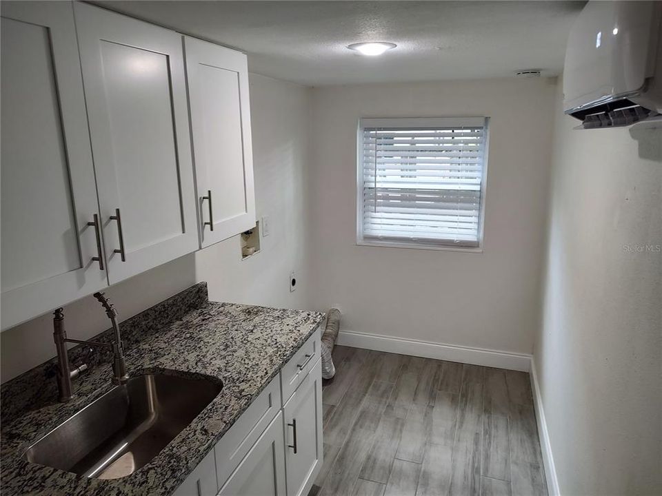 For Rent: $2,700 (3 beds, 2 baths, 1356 Square Feet)