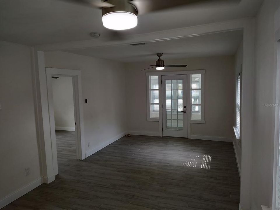 For Rent: $2,700 (3 beds, 2 baths, 1356 Square Feet)