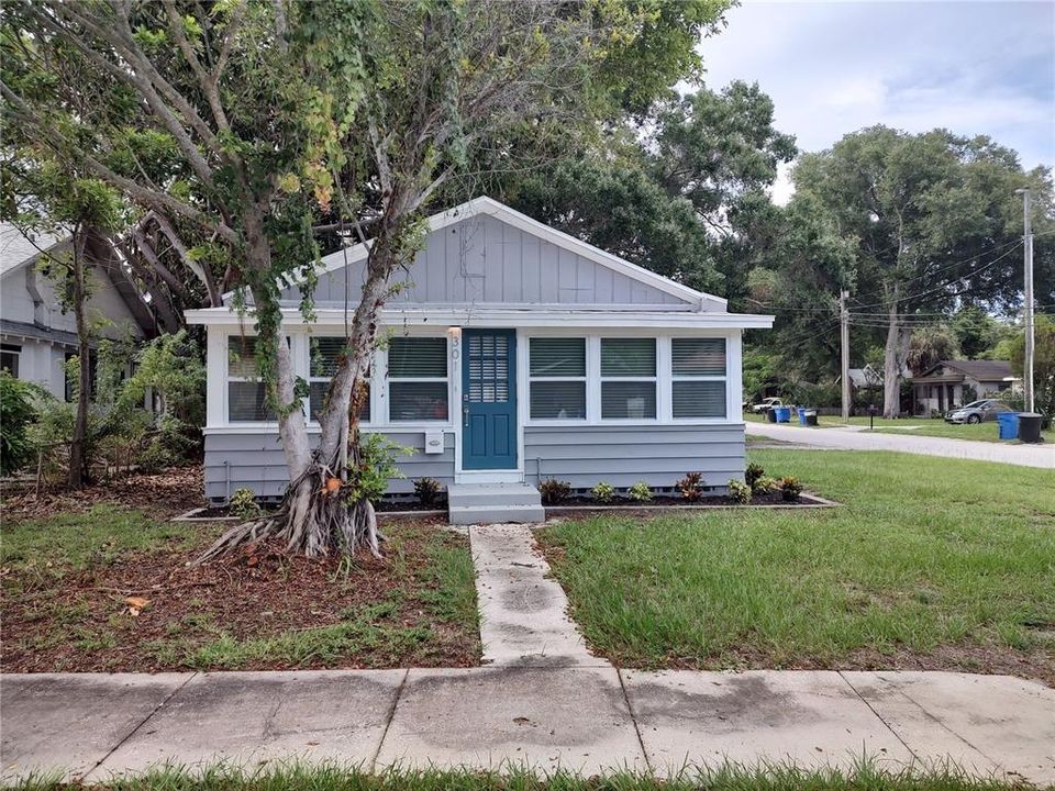 For Rent: $2,700 (3 beds, 2 baths, 1356 Square Feet)