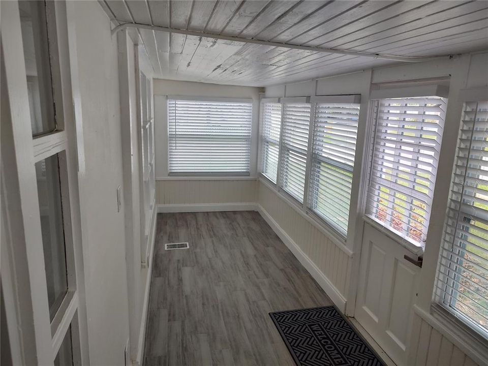 For Rent: $2,700 (3 beds, 2 baths, 1356 Square Feet)