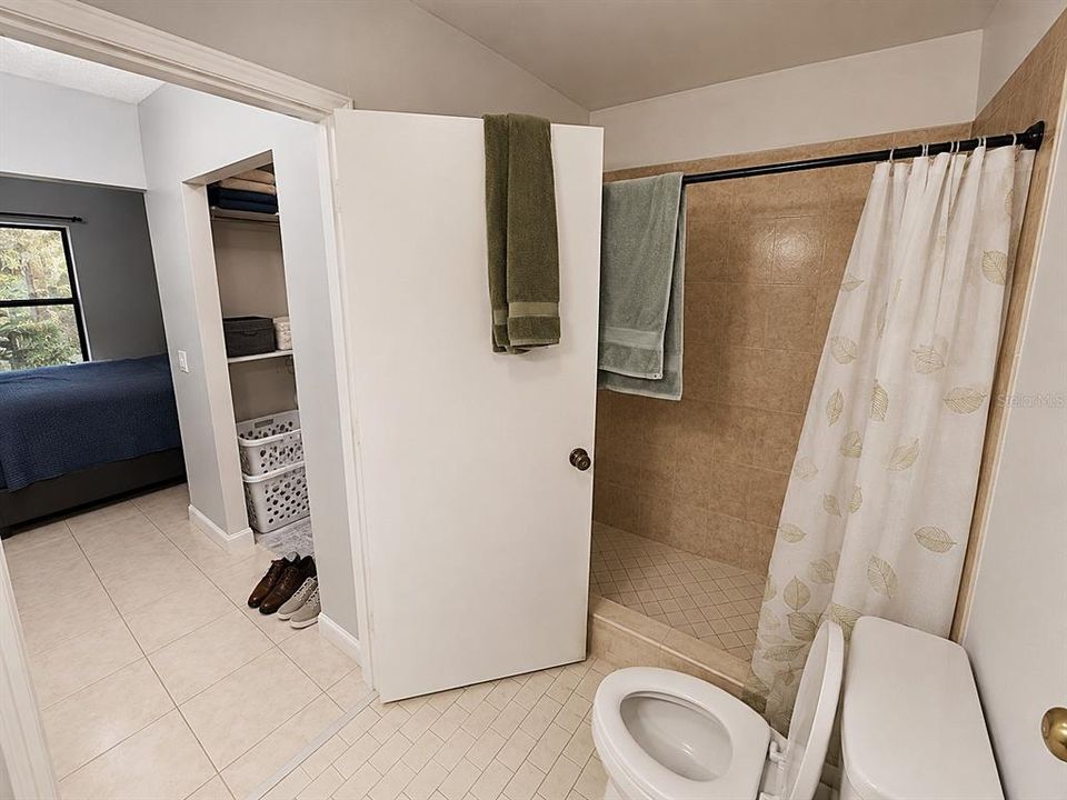 For Sale: $389,999 (3 beds, 2 baths, 1240 Square Feet)