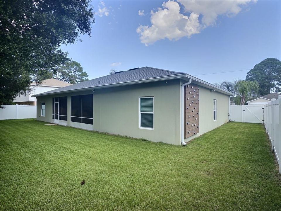 For Sale: $415,000 (4 beds, 2 baths, 2237 Square Feet)