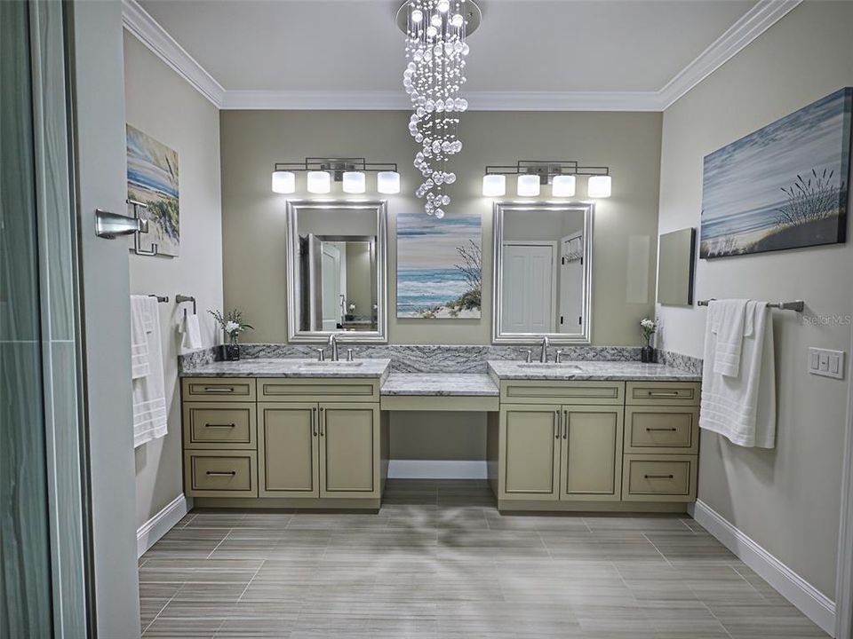 For Sale: $415,000 (4 beds, 2 baths, 2237 Square Feet)