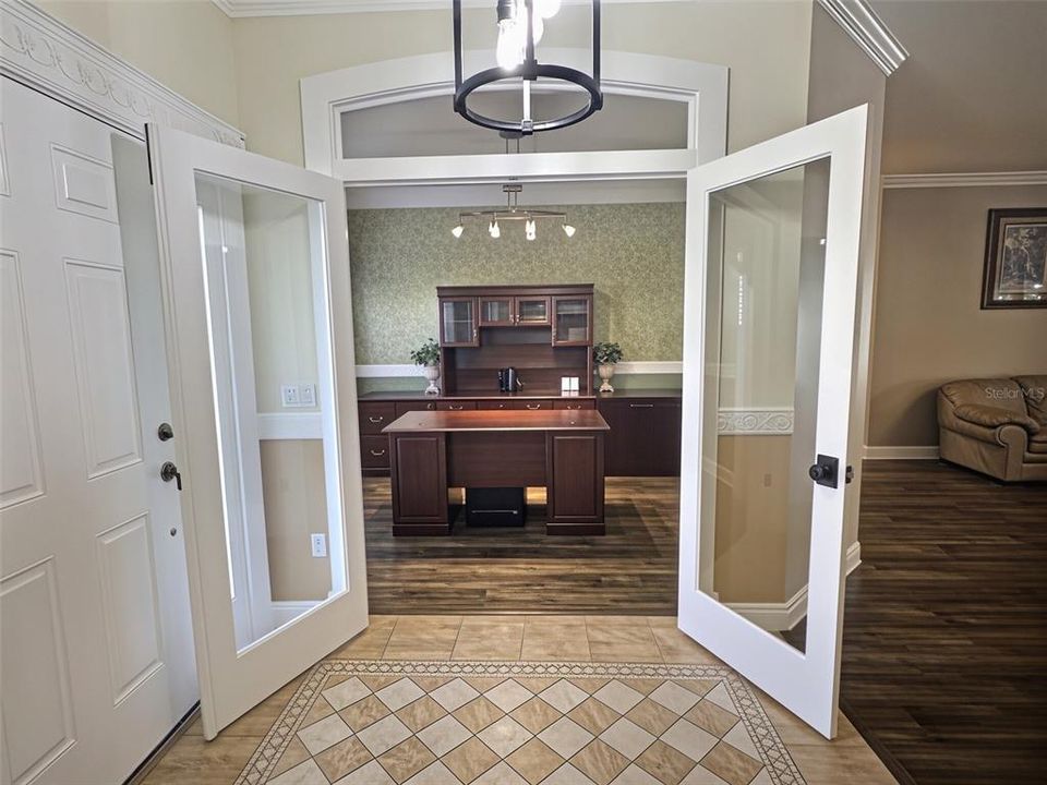 For Sale: $415,000 (4 beds, 2 baths, 2237 Square Feet)