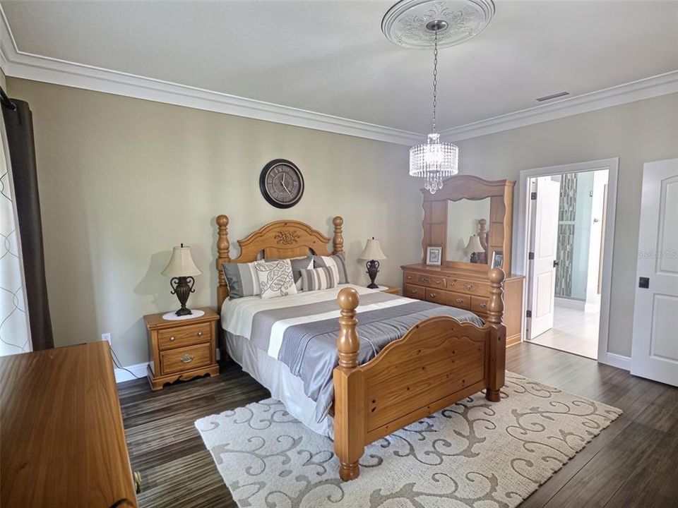 For Sale: $415,000 (4 beds, 2 baths, 2237 Square Feet)