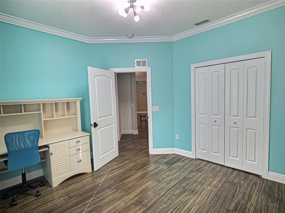 For Sale: $415,000 (4 beds, 2 baths, 2237 Square Feet)
