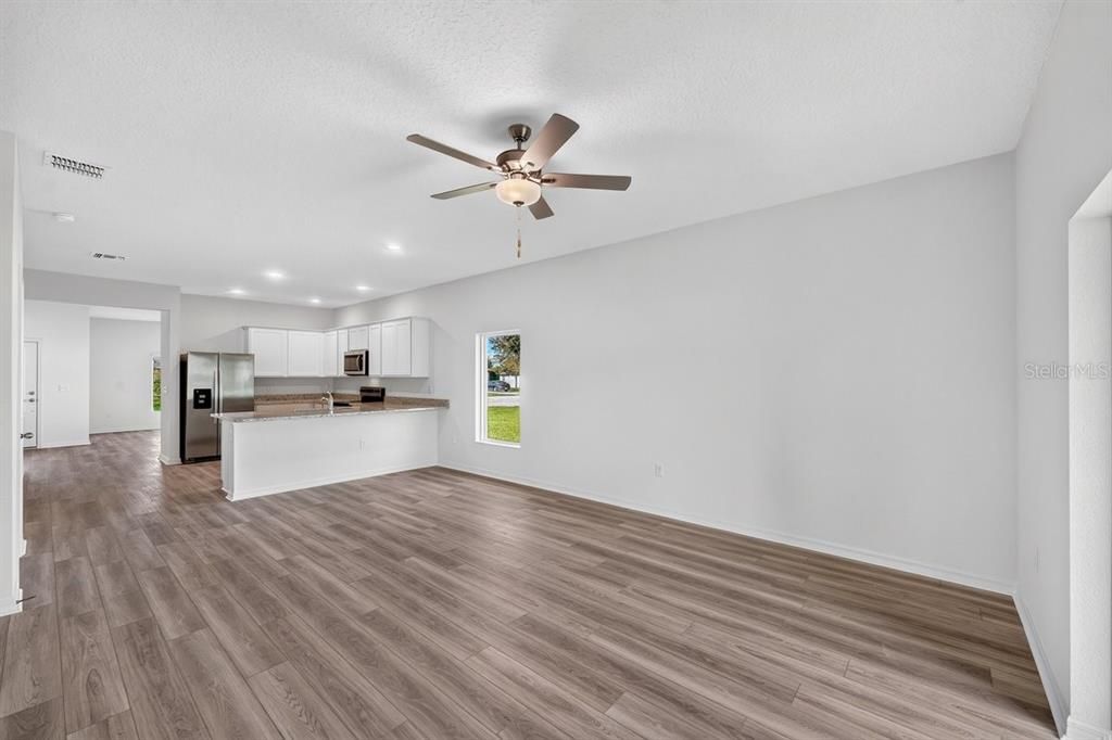 For Sale: $380,000 (4 beds, 2 baths, 1851 Square Feet)