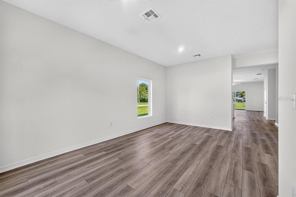 For Sale: $380,000 (4 beds, 2 baths, 1851 Square Feet)
