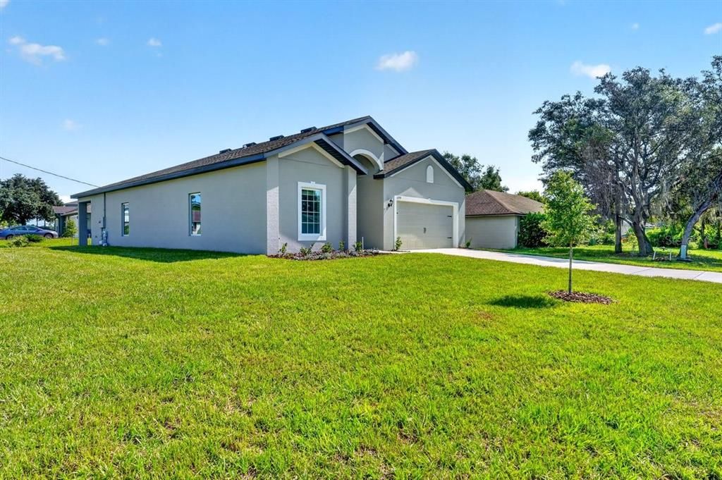 For Sale: $380,000 (4 beds, 2 baths, 1851 Square Feet)