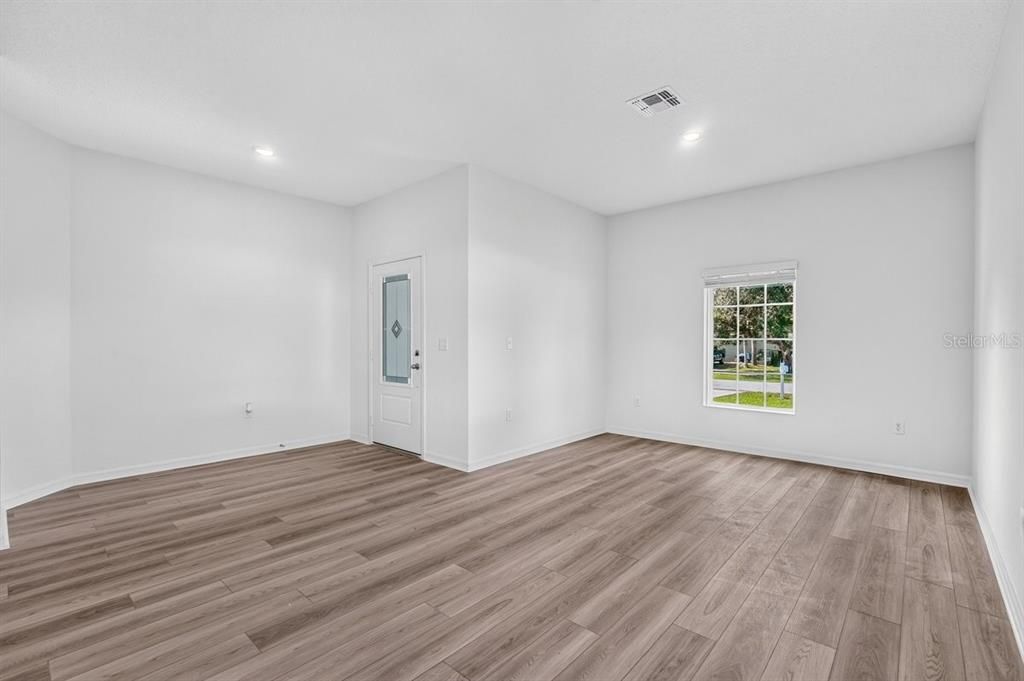 For Sale: $380,000 (4 beds, 2 baths, 1851 Square Feet)
