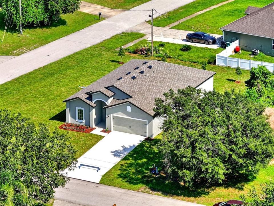 For Sale: $380,000 (4 beds, 2 baths, 1851 Square Feet)