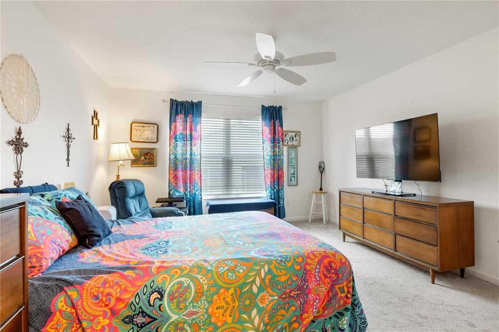 For Sale: $339,900 (3 beds, 2 baths, 1392 Square Feet)
