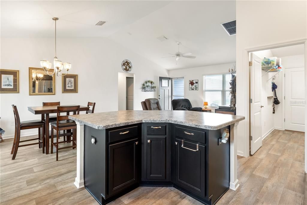 For Sale: $339,900 (3 beds, 2 baths, 1392 Square Feet)